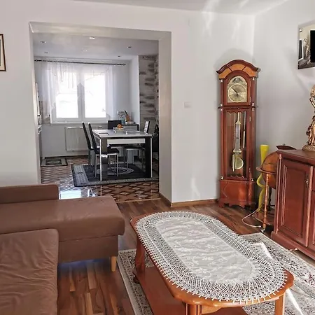V Centre Mesta Apartment