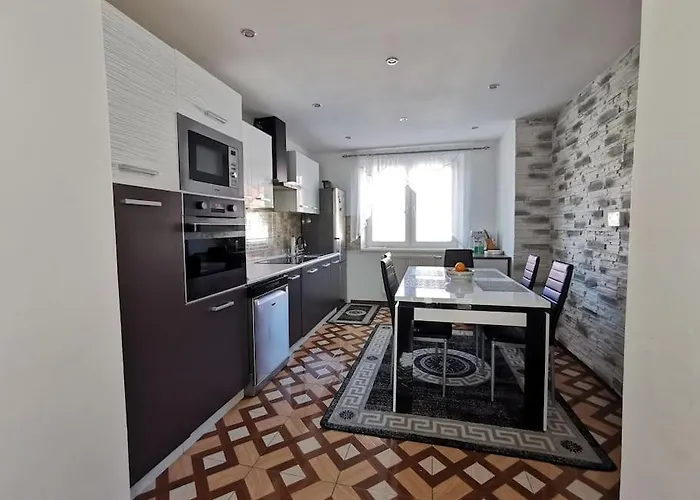 V Centre Mesta アパート *